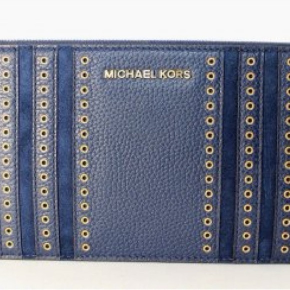 Michael Kors MYSTERY BOX BAGS WALLETS AND CHARM Listing for a Live Show or offer - Picture 3 of 8